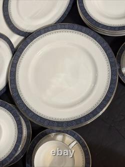 Royal Doulton Sherbrooke H5009 Fine China 36pcs 6 pc place setting service for 6
