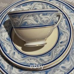 Royal Doulton Tewkesbury Bone China 57pc Set for 9 with Cream Soup Bowls England