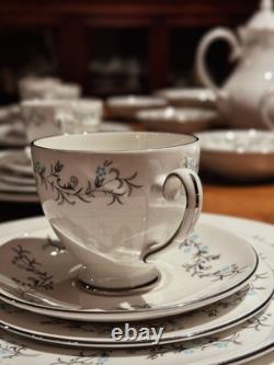 Royal Grafton Royal Garden Bone China 54pc Full Service 8 Place MINT England