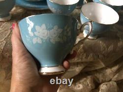 Royal Standard Fine Bone China England 24 Piece Tea Set. Gorgeous