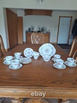 Royal Standard Fine China Pink & Blue Floral Design 20 Piece Dinnerware Grouping