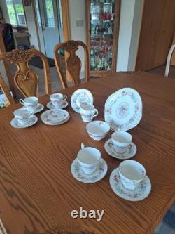 Royal Standard Fine China Pink & Blue Floral Design 20 Piece Dinnerware Grouping