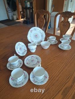 Royal Standard Fine China Pink & Blue Floral Design 20 Piece Dinnerware Grouping