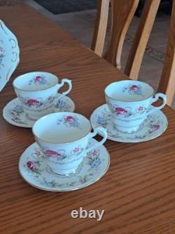 Royal Standard Fine China Pink & Blue Floral Design 20 Piece Dinnerware Grouping