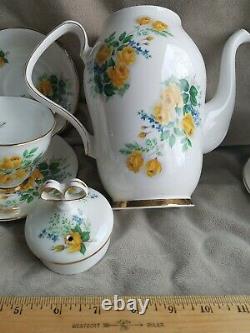 Royal Windsor England Yellow Rose Fine Bone China Tea/Coffee Pot 15 Piece Set