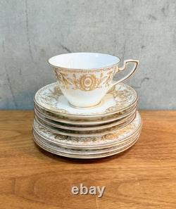 Royal Worcester Bone China POMPADOUR 20 Pc Dinnerware Set