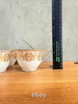 Royal Worcester Bone China POMPADOUR 20 Pc Dinnerware Set