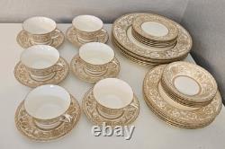 Royal Worcester Embassy White Gold 36pc Dinnerware Set Service for 6 England