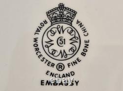 Royal Worcester Embassy White Gold 36pc Dinnerware Set Service for 6 England