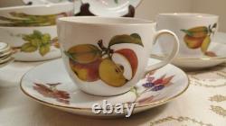 Royal Worcester Evesham 1961 (32 Piece Dinner Set) 4 Place Settings England