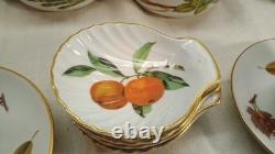Royal Worcester Evesham 1961 (32 Piece Dinner Set) 4 Place Settings England