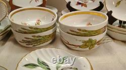 Royal Worcester Evesham 1961 (32 Piece Dinner Set) 4 Place Settings England