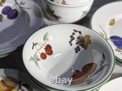 Royal Worcester Evesham Vale 12-Piece Porcelain Dinnerware Set Green Rim MINT