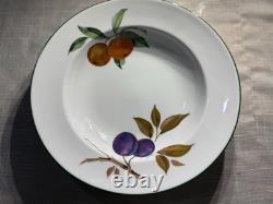 Royal Worcester Evesham Vale 12-Piece Porcelain Dinnerware Set Green Rim MINT