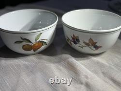 Royal Worcester Evesham Vale 12-Piece Porcelain Dinnerware Set Green Rim MINT