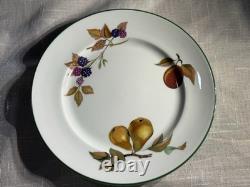 Royal Worcester Evesham Vale 12-Piece Porcelain Dinnerware Set Green Rim MINT