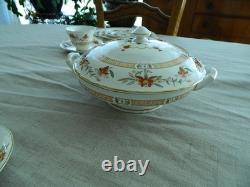 Royal Worcester Fine Bone China Chamberlain Dinner Set for (8) with4 Serving Dishe