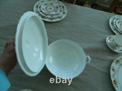 Royal Worcester Fine Bone China Chamberlain Dinner Set for (8) with4 Serving Dishe