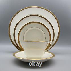 Royal Worcester Fine Bone China Coventry Service for Four 20pc Set