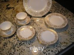 Royal Worchester Fine Bone China England Pompadour Pattern dinnerware -18 Pcs
