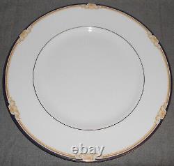 Set (7) WEDGWOOD Bone China CAVENDISH PATTERN Dinner Plates MADE IN ENGLAND