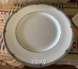 Set Lot 6 Amherst Wedgwood China England 10 1/2 Dinner Plates Platinum Trim