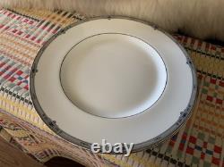 Set Lot 6 Amherst Wedgwood China England 10 1/2 Dinner Plates Platinum Trim