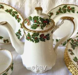 Set ROSINA YULETIDE Fine Bone China 34 Pieces Christmas Holly Made In England