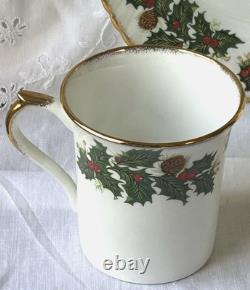 Set ROSINA YULETIDE Fine Bone China 34 Pieces Christmas Holly Made In England