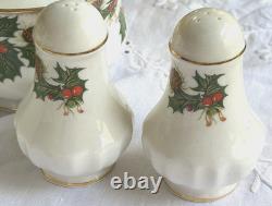 Set ROSINA YULETIDE Fine Bone China 34 Pieces Christmas Holly Made In England