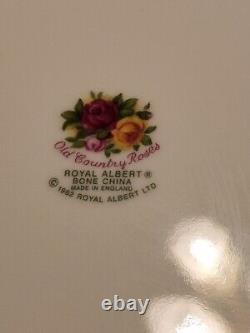 Set of 15 Royal Albert Old Country Roses 8 Salad Plates England 1962