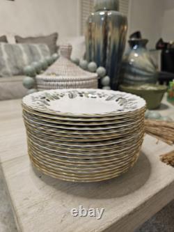 Set of 18 Royal Worcester Bone China LAVINIA Dinner Plates England (cream)