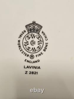 Set of 18 Royal Worcester Bone China LAVINIA Dinner Plates England (cream)