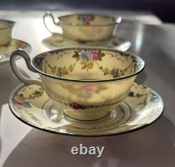 Set of 4 Wedgwood Grosvenor Bone China Footed Cups & Saucers W697