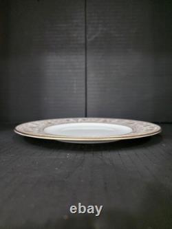 Set of 6 Wedgwood Bone China Dinner Plate White/Gold Rim Scroll Border England