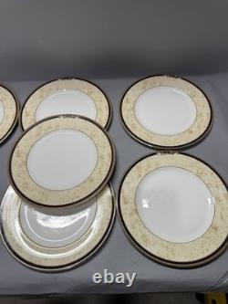 Set of 7 Wedgwood Cornucopia Bone China Dinner Plates 10.7 England