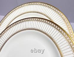 Set of 8 Wedgwood Colonnade Dinner Plates 10 1/2 Bone China England Gold Gilt