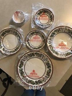 Spode Christmas Rose 6 Piece Place Setting Fine Bone China Made in England