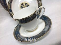 VTG 2 Place Setting, Royal Doulton England Fine China Carlyle H. 5018 Dinnerware