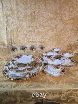 Vintage 1962 England Royal Albert Old Country Roses 6 piece set for 4 Bone China