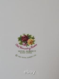 Vintage 1962 England Royal Albert Old Country Roses 6 piece set for 4 Bone China