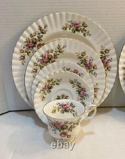 Vintage 20 Piece Royal Albert Moss Rose Bone China England 5 Piece Table For 4