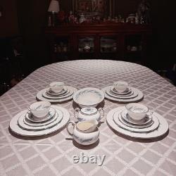 Vintage Paragon Bridal Leaf 24pc Bone China Set for 4 England MINT Vintage Paragon Bridal Leaf 24pc Bone China Set for 4 England MINT