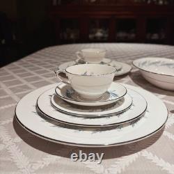 Vintage Paragon Bridal Leaf 24pc Bone China Set for 4 England MINT
