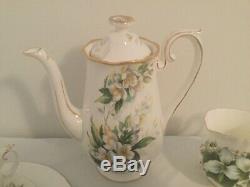 Vintage ROYAL ALBERT Bone China England ORANGE BLOSSOM Tea Set on 5 Pre owned