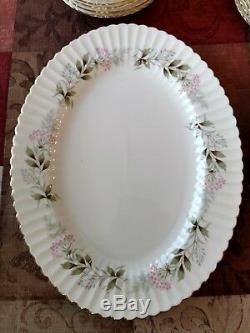 Vintage Roslyn #586 Fine Bone China Setting for 4 Made in England Plus Platter