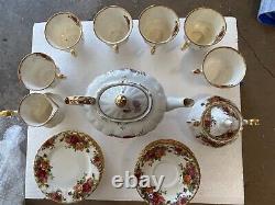 Vintage Royal Albert Old Country Roses Full Tea & Serving Set (24pcs)