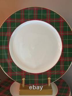 Vintage Royal Doulton English Porcelain Red Green Tartan Plate 10.5 Set Of 7