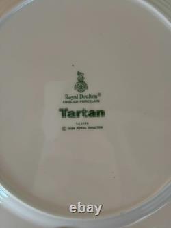 Vintage Royal Doulton English Porcelain Red Green Tartan Plate 10.5 Set Of 7