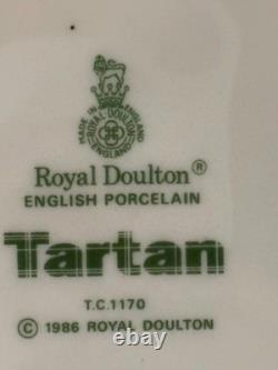 Vintage Royal Doulton English Porcelain Red Green Tartan Plate 10.5 Set Of 7